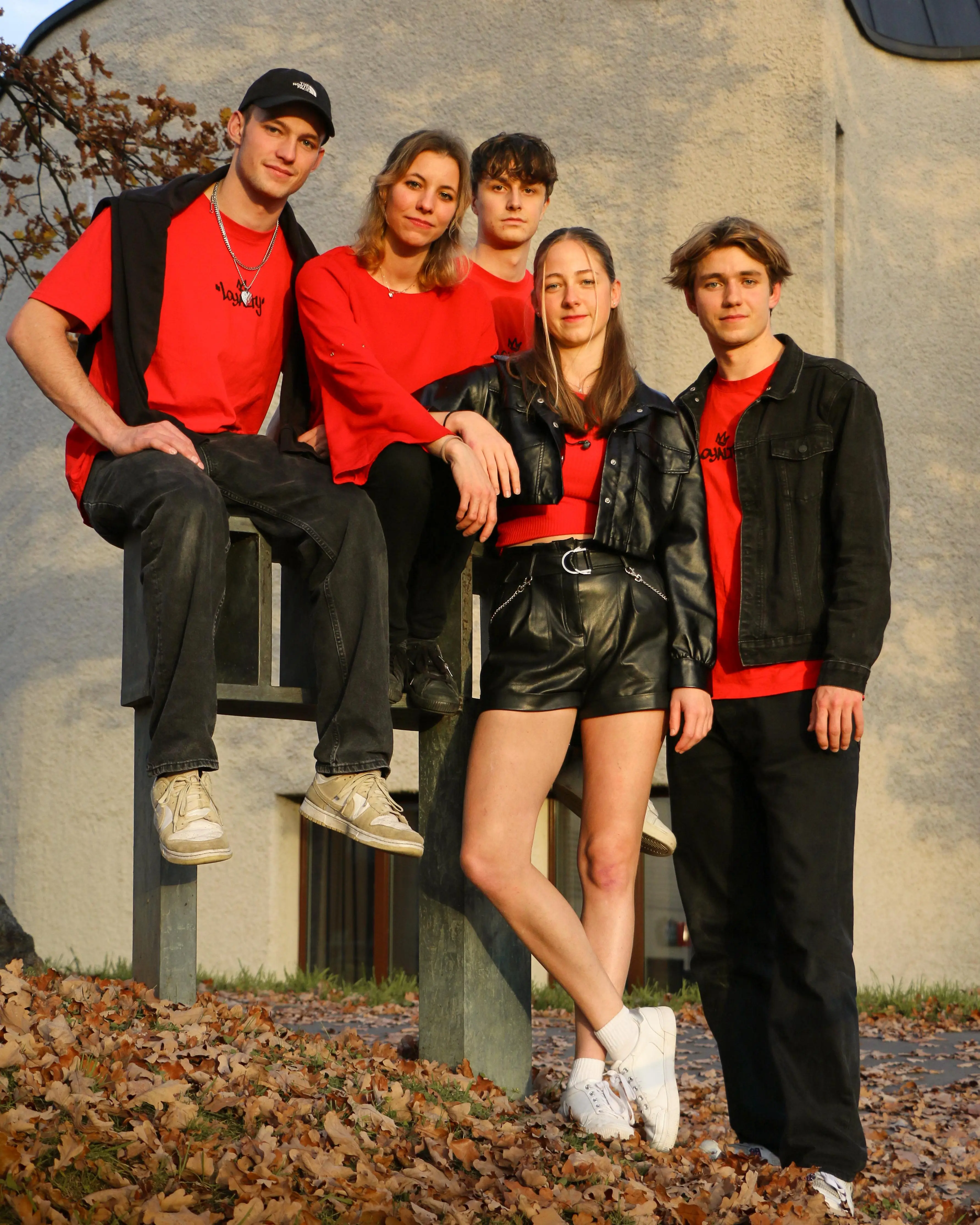 Tom & Thierry - Group Photo